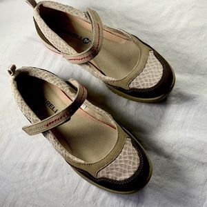 Merrell Mary Jane shoes size 6
